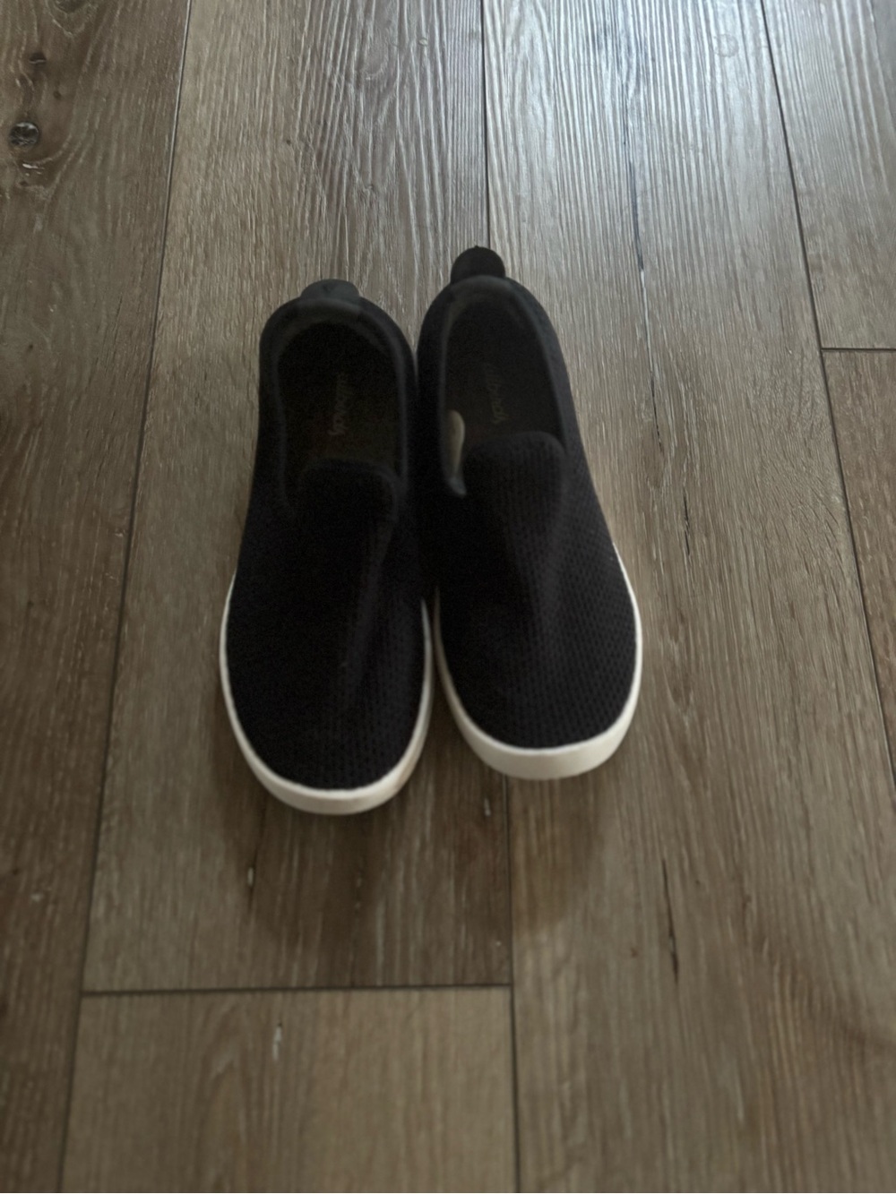 Allbirds Tree Loungers in black with white soles